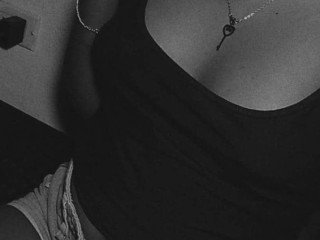 Je suis une jeune femme très chaude et sexy