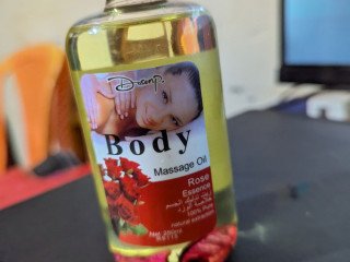 Massage relaxant et très excitant suivie d'une bonne chatte et d'une baise bien dure