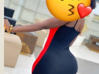 Ingrid étudiante fait massage sensuel pipe baise