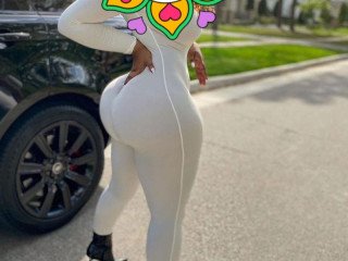 Étudiante pamela offre massage erotique body body pipe baise