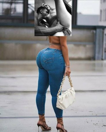 orlande-etudiante-fait-massage-prostatique-pipe-baise-big-3