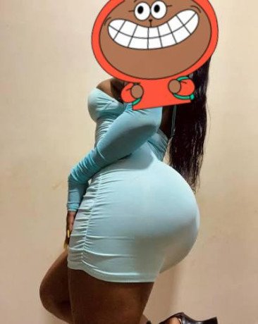 etudiante-prisca-offre-massage-pipe-baise-big-0