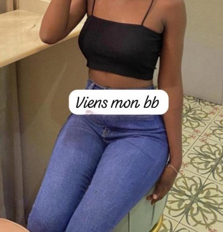 belle-coquine-bi-de-22-ans-suceuse-pro-max-deido-douala-big-0