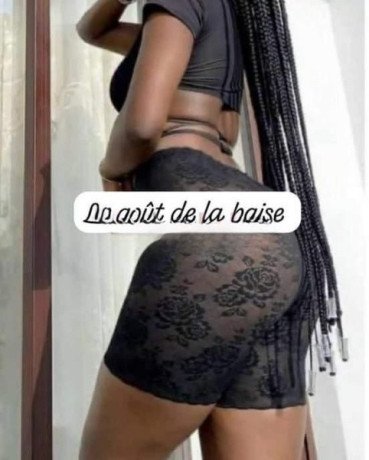 belle-cochonne-bi-22-ans-dispo-pour-baise-coquine-deido-douala-big-0