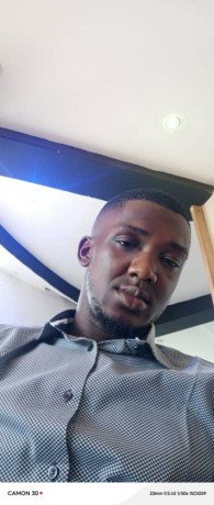 homme-disponible-big-0