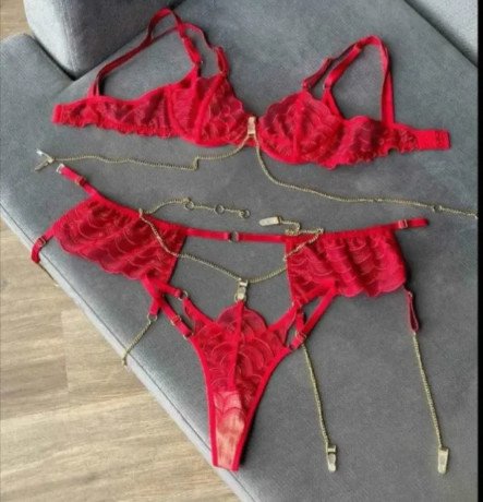 gay-luxueux-pour-les-gens-serieux-et-genereux-je-suis-tres-propre-big-0